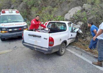 Muere al chocar camioneta contra talud en ruta Tula-Ocampo