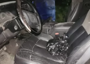 Abandonan vehículo con armas y droga en Cd. Mante