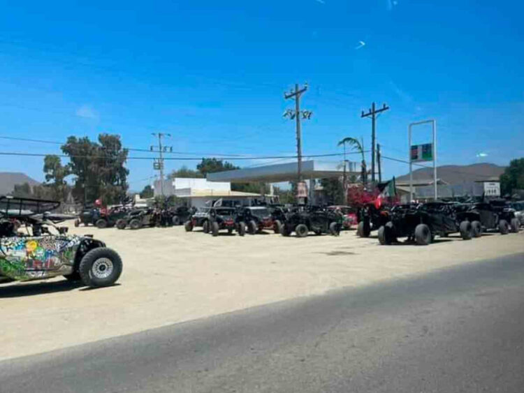 Comando acribilla a asistentes de una carrera de autos en Ensenada