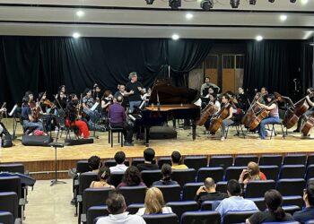 Imparten clase magistral en la Facultad de Música de la UAT