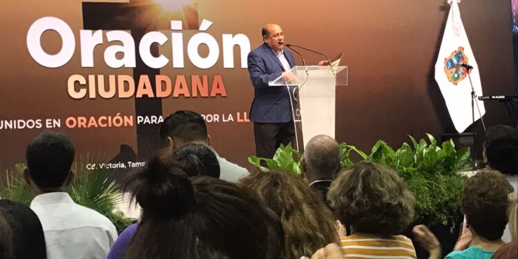 Van dos mil 500 victorenses a oración por la lluvia, acuden alcalde, obispo y pastores