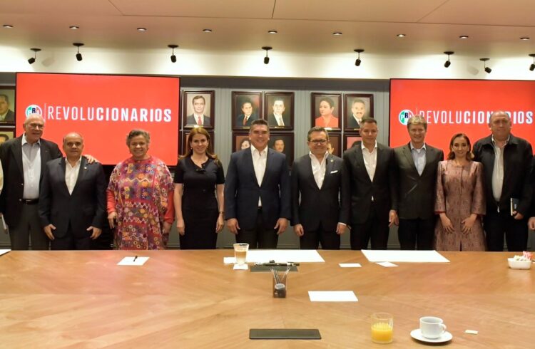 Dirigencia nacional del PRI se reúne con sus “corcholatas” presidenciales para 2024
