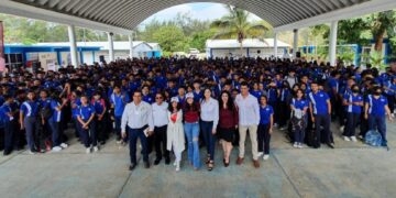 Llevan Expo Juventud a el CET  del Mar en Ciudad Madero