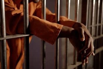 Tenía 19 mil imágenes de pornografía infantil, va preso