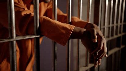 Tenía 19 mil imágenes de pornografía infantil, va preso