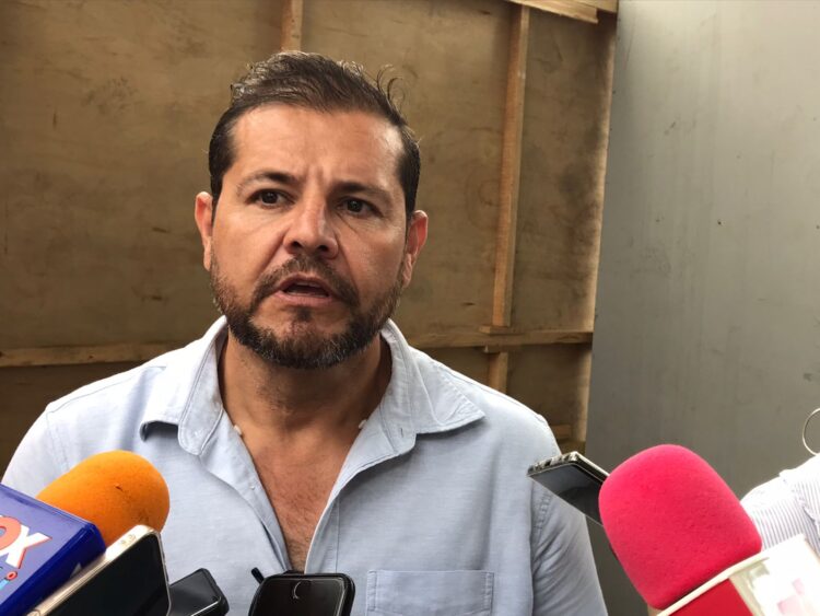 Reparan camiones recolectores de basura para cubrir rutas caídas