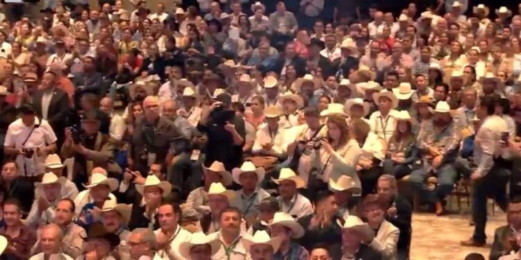 Clausuran la 87 Convención Nacional Ganadera celebrada en Chihuahua