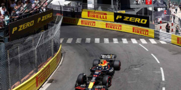 Checo Pérez estrella su auto; queda fuera de la Q1 en Mónaco