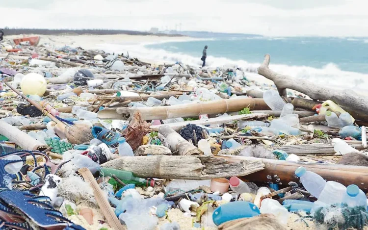 Nuevas negociaciones en París para un tratado contra la contaminación plástica