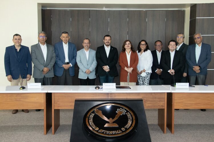 La UAT y el Colegio de Contadores de Victoria firman convenio de colaboración