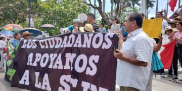Participan 300 tampiqueños en marcha por la defensa de la SCJN