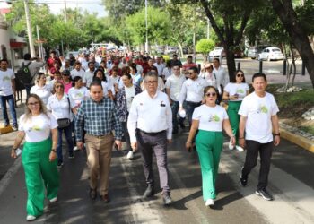 Realizan caminata para alertar sobre impacto del tabaquismo en la salud