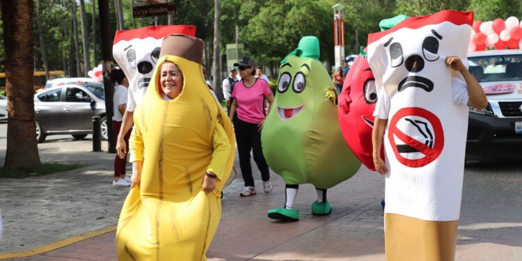 Realizan caminata para alertar sobre impacto del tabaquismo en la salud