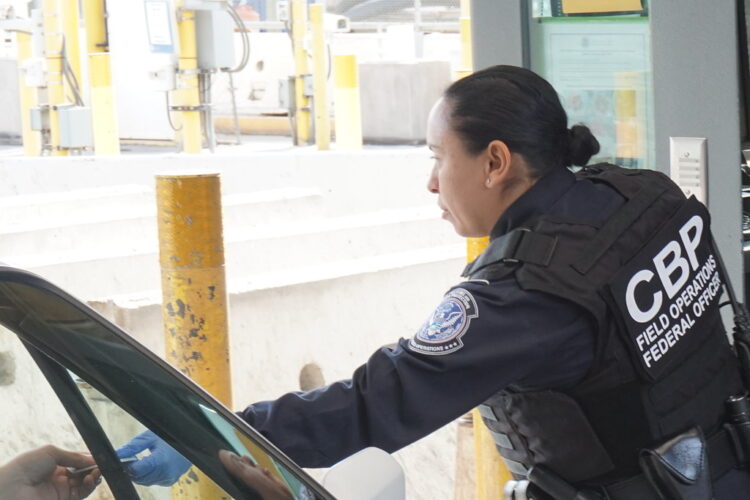 Llevarán agentes federales cámaras portátiles: DHS