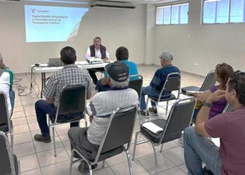 Capacitan a concesionarios y operadores del transporte público urbano