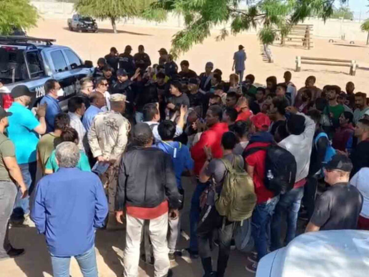 Autoridades rescatan a 113 migrantes cautivos en Sonora