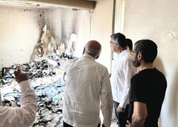 Visita el gobernador el Hospital General tras conato de incendio; ofrece a pacientes atención inmediata