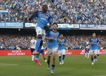 Nápoles y ‘Chucky’ celebran su título con triunfo en casa