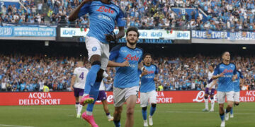 Nápoles y ‘Chucky’ celebran su título con triunfo en casa