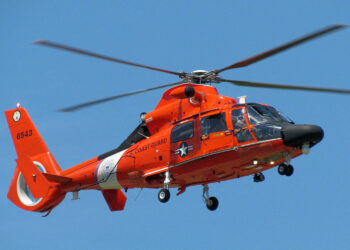 Rescata Guarda Costa a surfer en Texas