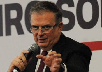 Por falta de reglas, impera en Morena la “ley de la selva”: Ebrard