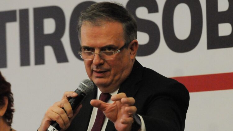 Por falta de reglas, impera en Morena la “ley de la selva”: Ebrard