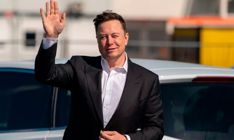 Elon Musk revela que una mujer dirigirá Twitter