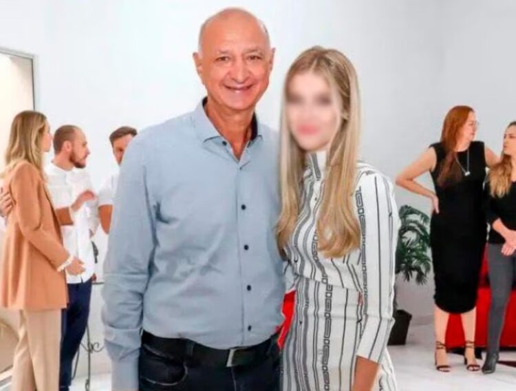 Alcalde de 65 años se casa con adolescente de 16 años