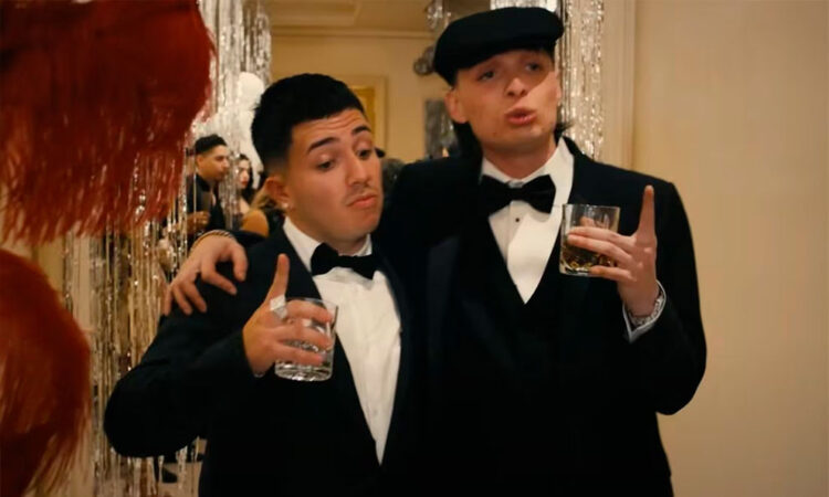 Peso Pluma deberá pagar a Eslabón Armado por cantar ‘Ella baila sola’