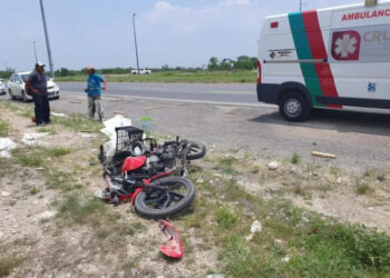 Motociclista se lesiona al causar choque