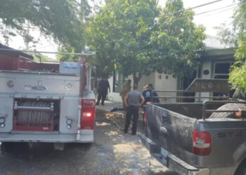 Corto circuito causa incendio en cocina