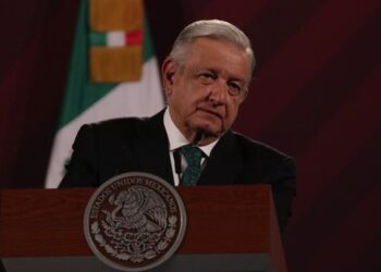 AMLO es declarado “persona non grata” en Perú