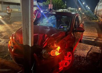 Se los llevó el tren… dos heridos