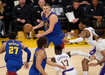 Los Lakers de Lebrón James son barridos por los Nuggets