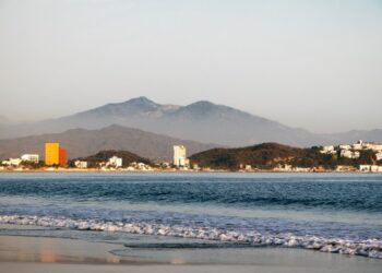 Explora los encantos de Manzanillo: Turismo, playas y cultura en México