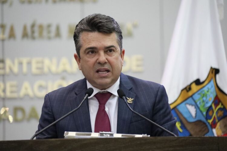 Existe el riesgo de deportaciones masivas: Eliphalet Gómez