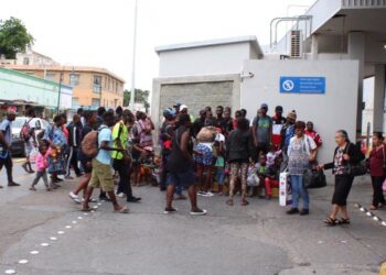 Reportan cerca de 16 mil migrantes varados en la frontera