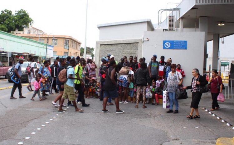 Reportan cerca de 16 mil migrantes varados en la frontera