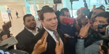 Juntaría Cabeza de Vaca un millón de firmas para ser candidato