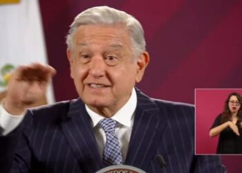 AMLO confirma aumento de sueldo para docentes en el Día del Maestro