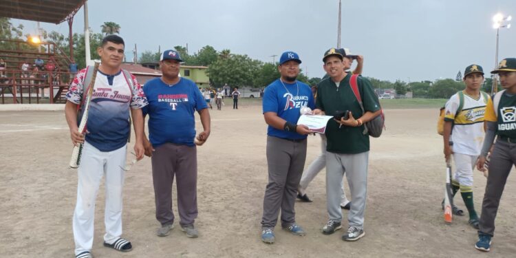 Gana Barranco Azul Torneo Cuadrangular de béisbol organizado por Deportes del Municipio