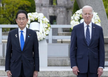 Biden lleva consigo maletín nuclear a su viaje por Japón