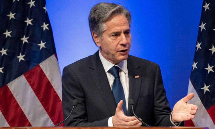 Llama Blinken a migrantes a que busquen asilo en México 