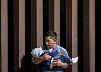 Traficantes cobran hasta 10 mil dólares a migrantes ante el fin del Título 42