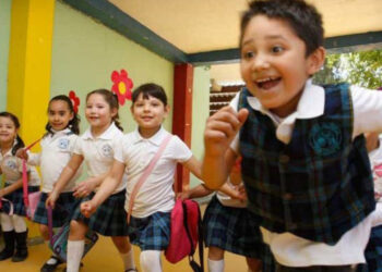 ¡Puente a la vista! protestan padres de familia por nueva suspensión de clases