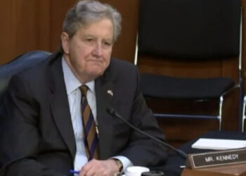 México estaría comiendo comida para gato sin EU: John Kennedy