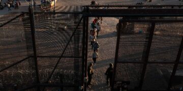 11 mil personas al día cruzaron frontera entre México y EU de manera irregular