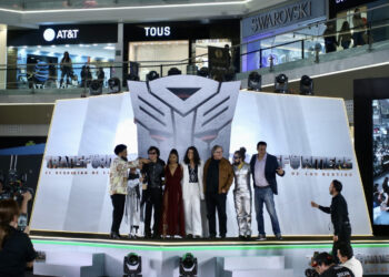 Elenco de transformers celebra premiere latinoamericana en México