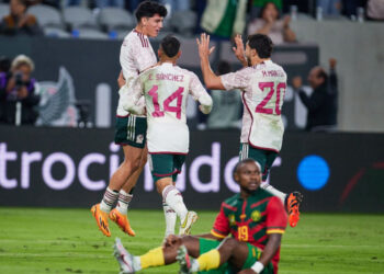 Agónico empate 2-2 rescata México ante Camerún