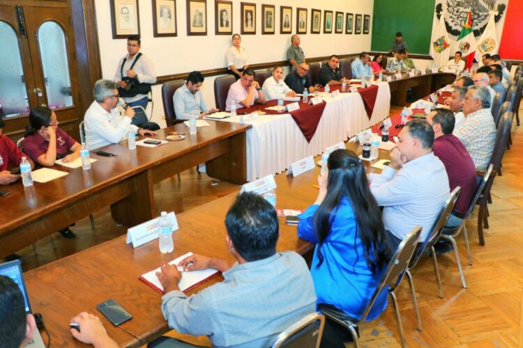 Atiende Alcalde de Victoria denuncias ciudadanas en Mesa de Seguridad.